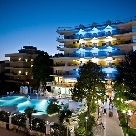 Hotel Miranda Μπελάρια-Ιτζέα Μαρίνα Εξωτερικό φωτογραφία