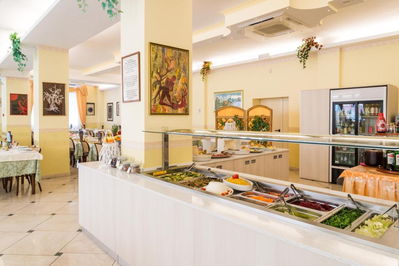 Hotel Miranda Μπελάρια-Ιτζέα Μαρίνα Εξωτερικό φωτογραφία