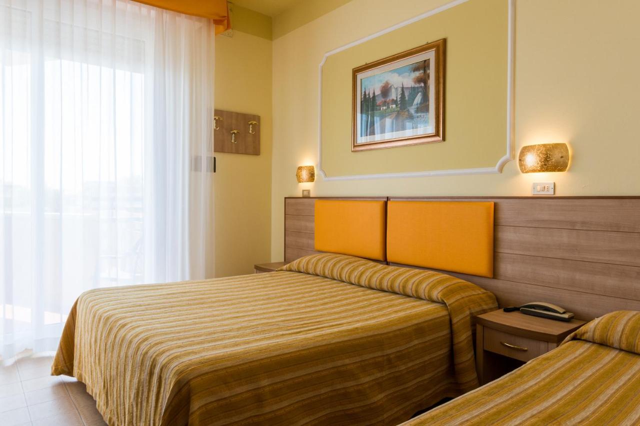 Hotel Miranda Μπελάρια-Ιτζέα Μαρίνα Εξωτερικό φωτογραφία