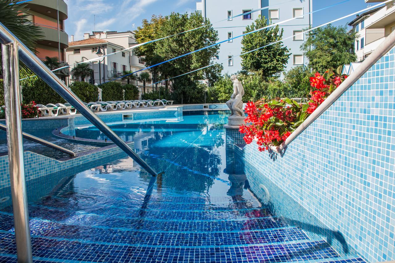 Hotel Miranda Μπελάρια-Ιτζέα Μαρίνα Εξωτερικό φωτογραφία