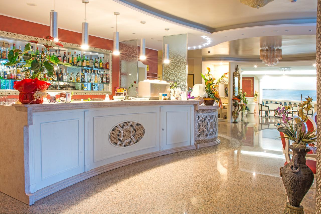 Hotel Miranda Μπελάρια-Ιτζέα Μαρίνα Εξωτερικό φωτογραφία