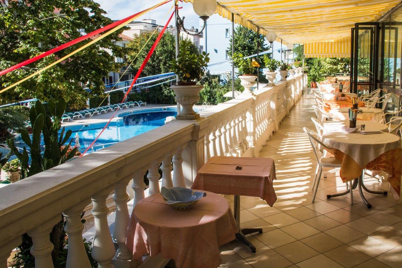 Hotel Miranda Μπελάρια-Ιτζέα Μαρίνα Εξωτερικό φωτογραφία