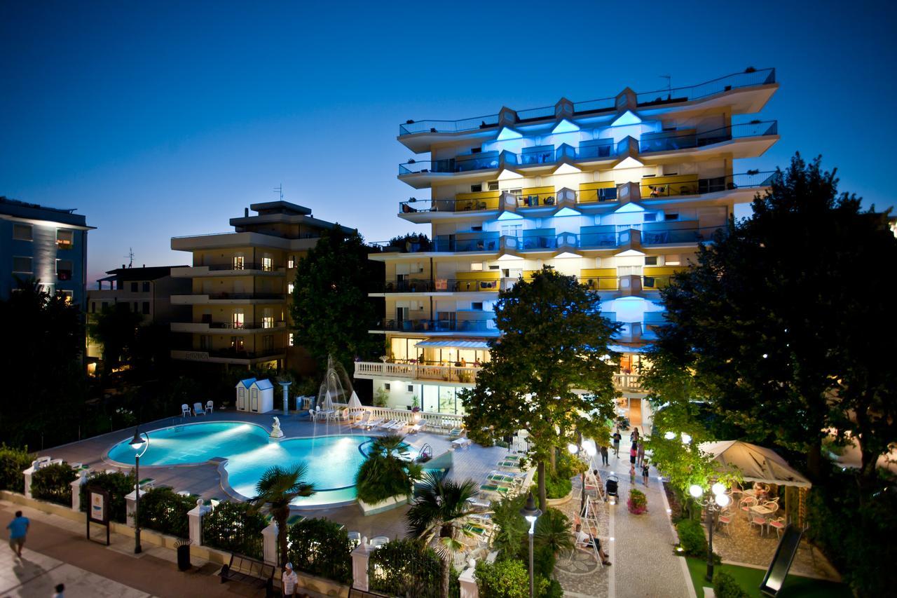 Hotel Miranda Μπελάρια-Ιτζέα Μαρίνα Εξωτερικό φωτογραφία