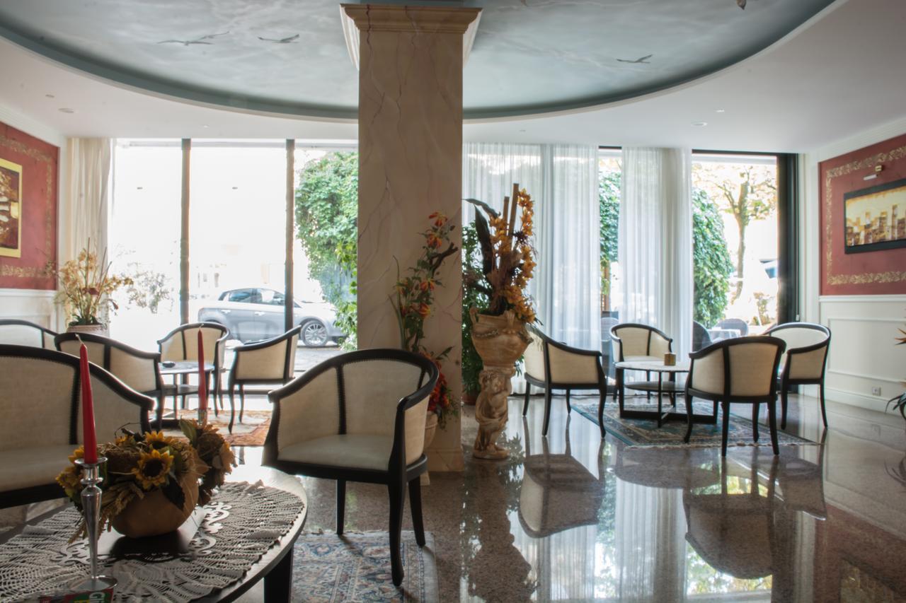 Hotel Miranda Μπελάρια-Ιτζέα Μαρίνα Εξωτερικό φωτογραφία