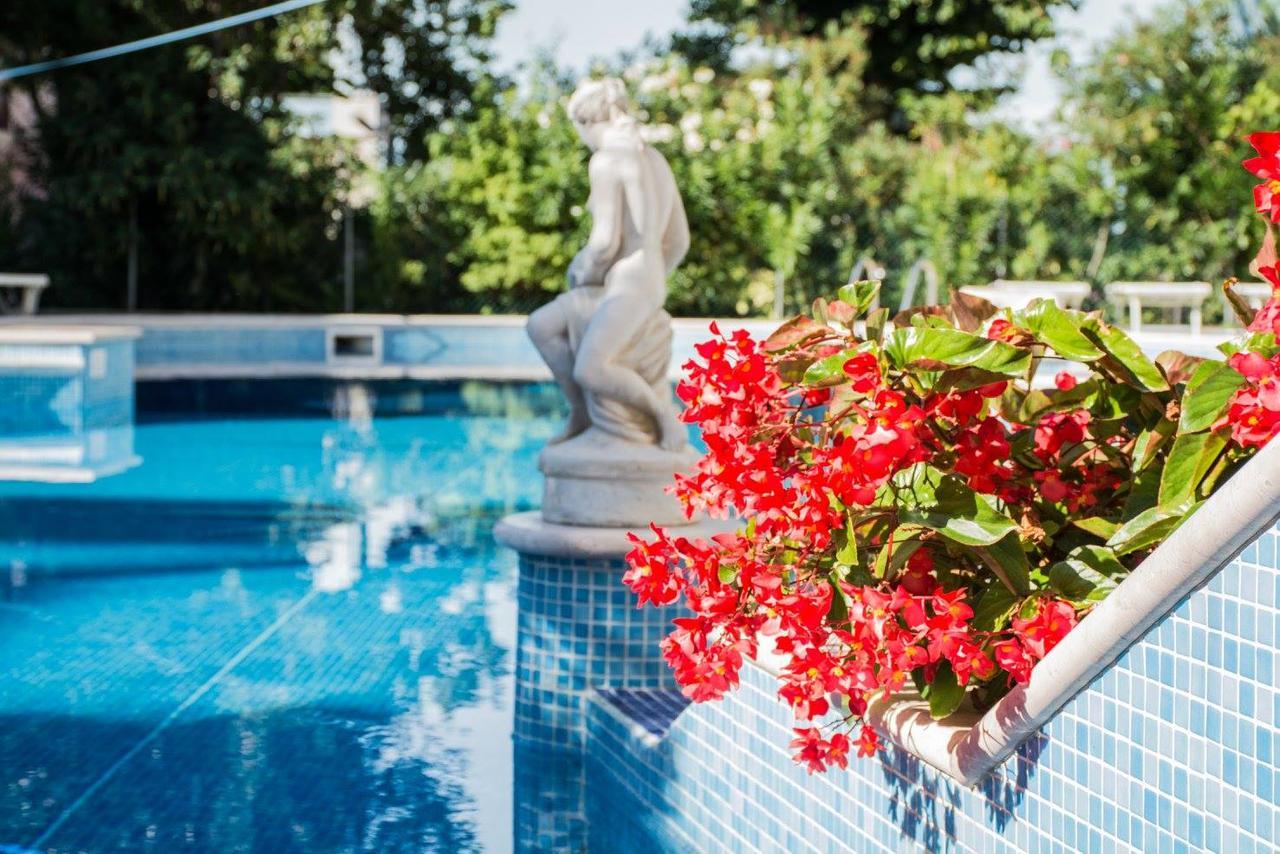 Hotel Miranda Μπελάρια-Ιτζέα Μαρίνα Εξωτερικό φωτογραφία